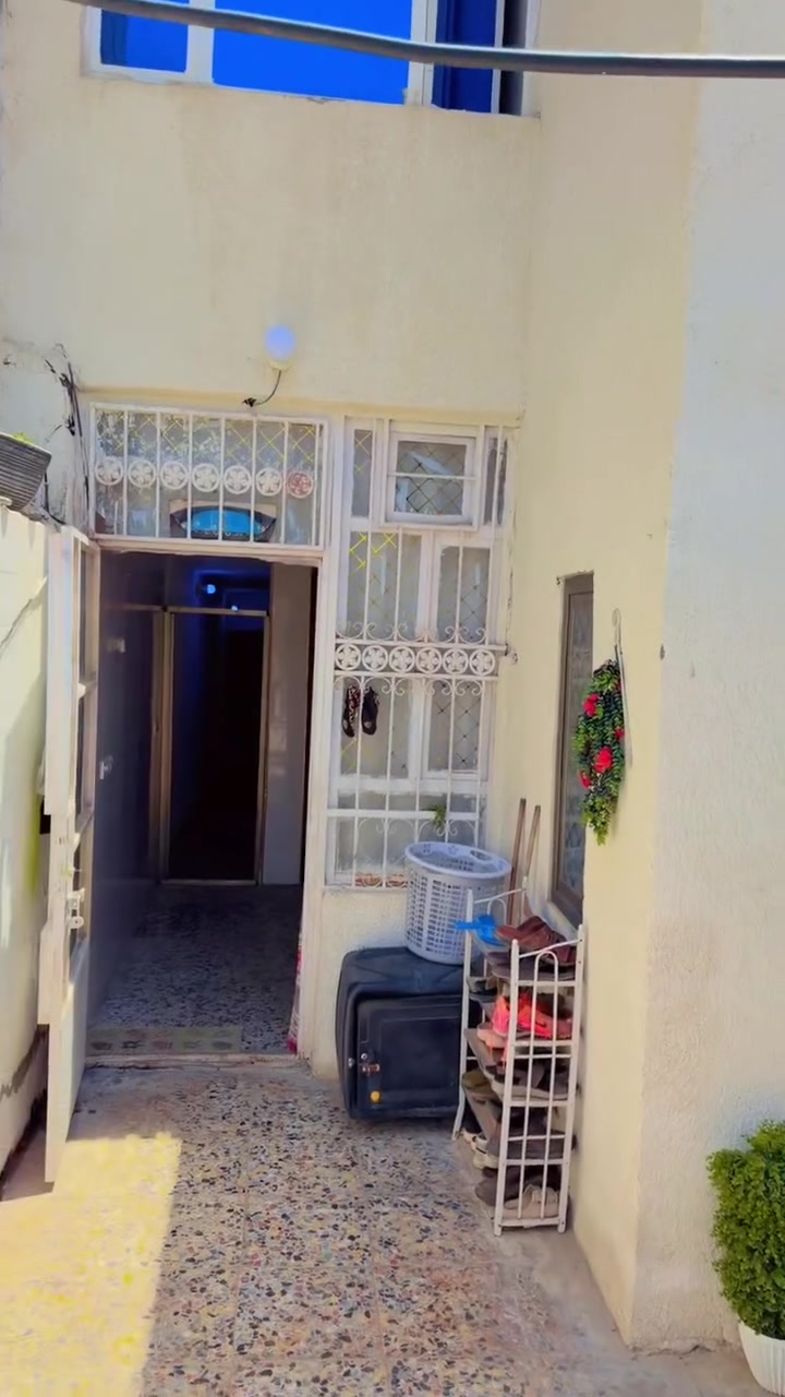 بيت  للبيع ١٠٠ م🏡  👇👇🏠🏡🏘️🏚️ 
سعر ٤٥ مليون 
المكان بغداد قضاء المحمودية حي المرتضي   المنطقة فية سكن ومشروع مجاري   
 وكامل خدمات اكتب تم بتعليقات يوصلك سعر تلقائي 🏠✅⭕️👇

استفسار او اتصال او زيارة 
مكتب حسين العارضي للوساطة العقارية 
***********
***********
***********
