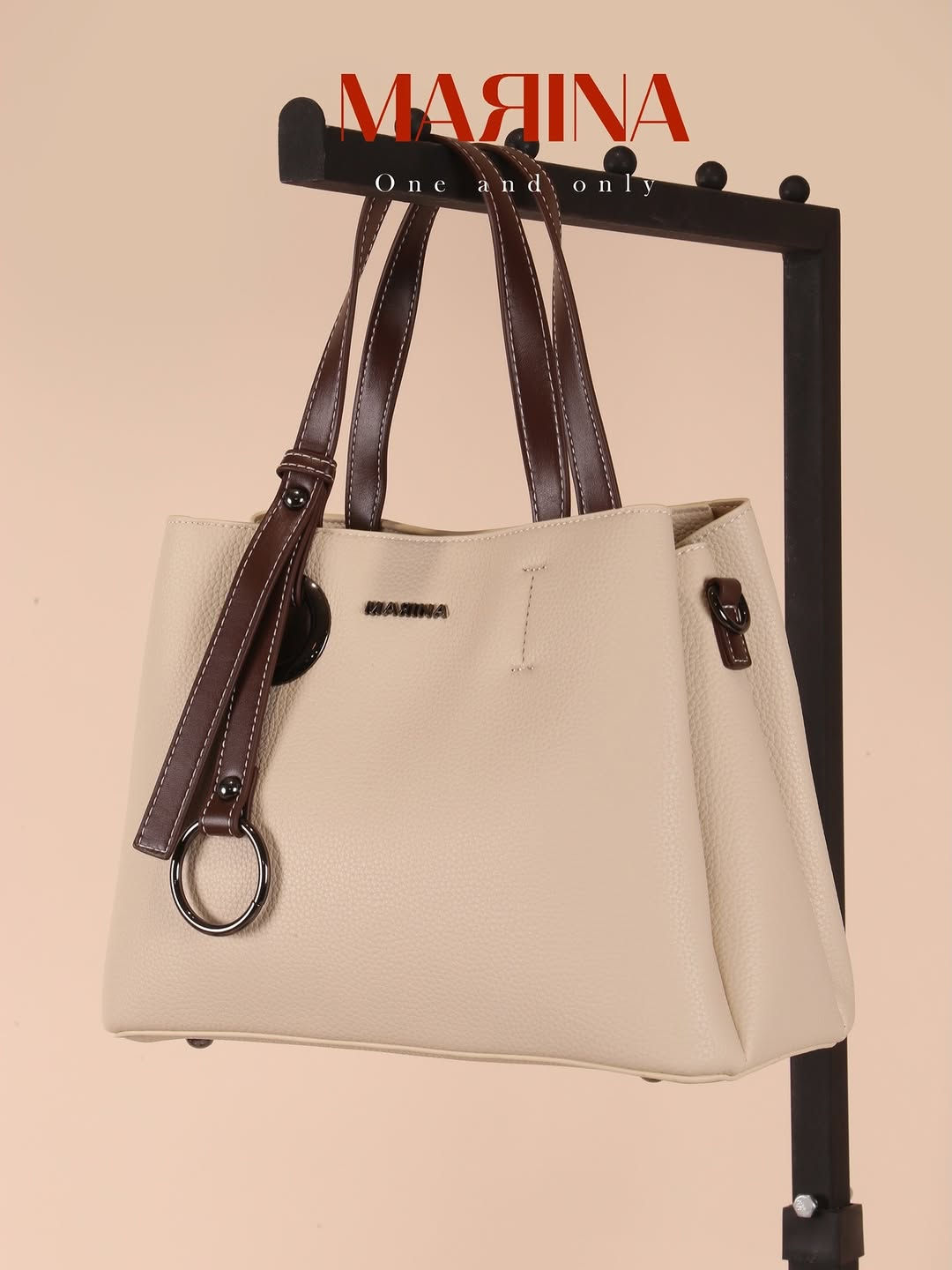 MARINA..
توفر لكِ كولكشن من الحقائب 👜
 مصممه بأحدث الدزاينات ذات الكوالتي العالي 
قياسات الحقيبه 
ارتفاع20CM
عرض26CM
✨ القطع مضمونه وقابلة للتبديل إذا كان بها خلل مصنعي
متوفر توصيل بغداد وجميع المحافظات 
كلفة التوصيل 5000 
يمكنكم التواصل عن طريق  الرقم الخاص بالشركه :-7712
اختاري أناقتك من مارينا🌹⁩⁩⁩#اكسبلورexplore#المنصور14_رمضان#فلو#هاشتاك


**إذا كنت صاحب هذا الإعلان وتريد حذفه لأي سبب، رجاءا أرسل رسالة إلى الدعم الفني**