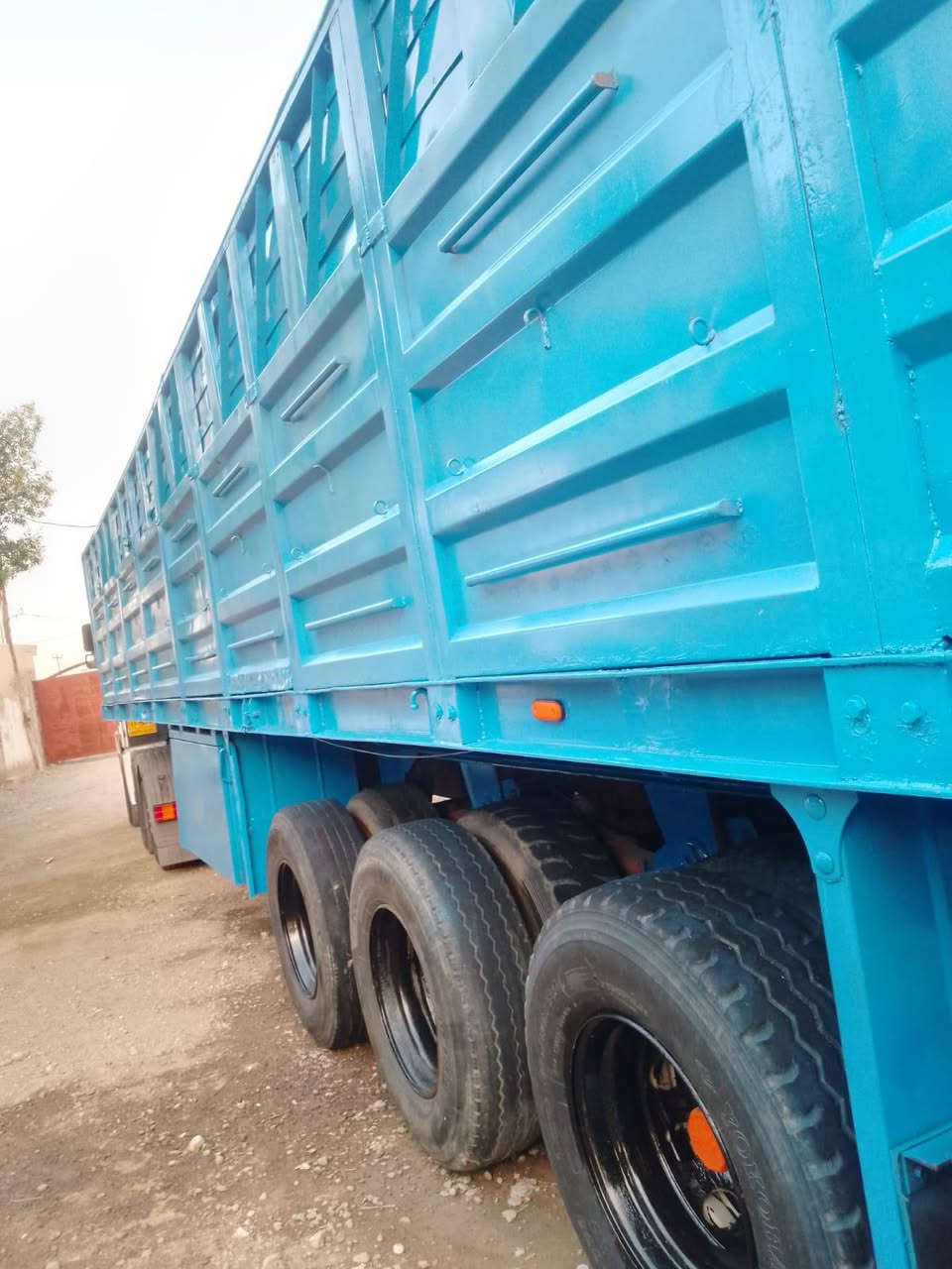 للبيع  حداديه  شاصي 16 طول 12.5 دناكير 14 صيني سعر 85 $بي مجال مكلف بنشر ***********
