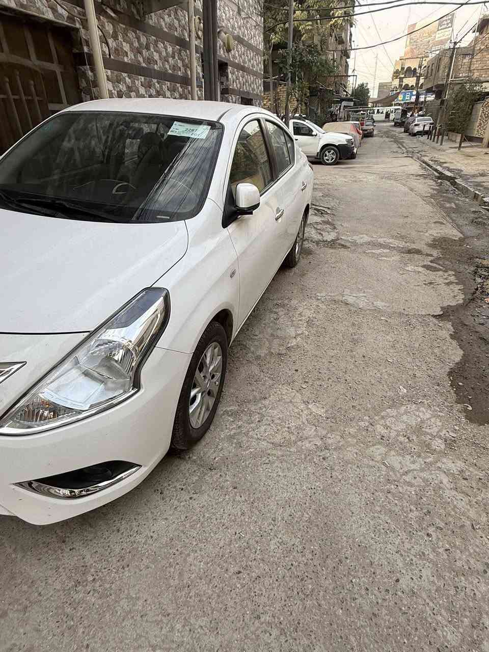 سلام عليكم عدي نيسان سني هندي بليته زركه للبيع سياره مابيه اي نقص كامله ع اخر حبايه دوشمه سفريات دوشمه صندوك ايباد داش كام سياره ع وضع شركه جام ٤كهربائيً حساسات بك بلادي ويل كب بلاديً ماشيه ٢١سعره ١٣٠ وبيه مجال بسيط سياره بسمي وترايك وين ماتريد مكان سياره كراده داخل *********** كفاله من صبغ
