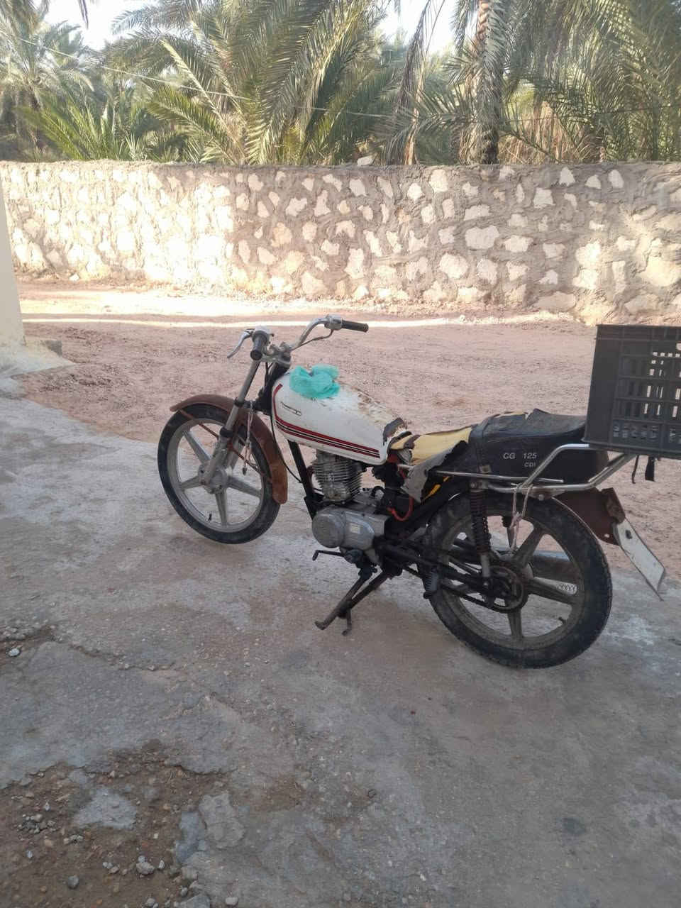 السلام عليكم
دراجة كلك بدون أوراق للبيع
شغالة الدراجة ما كايمة ولا شي بس يرادلها ترتيب
مكفولة من السرقة السعر ١٢٠ الف وبيها مجال
المكان كربلاء البوبيات
رقم الموبايل ***********
