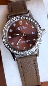 ساعات نسائي • ساعات يد