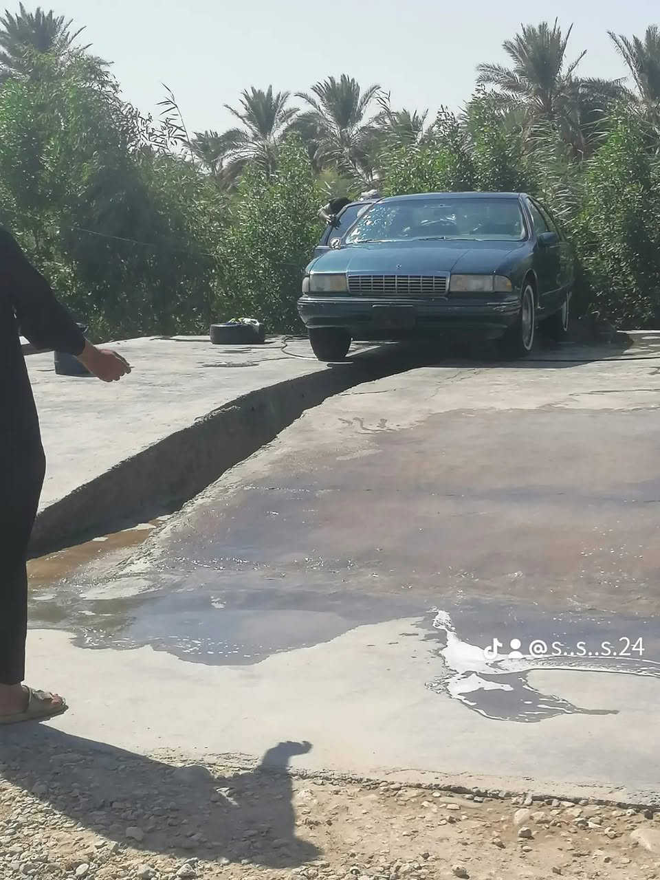 السلام عليكم دولفين للبيع و المراوس حسب القناع موديل 92 محرك او كير مكفولات تبريد شغال نقص بس كم بريسر تخم تاير جديد باتري جديد سعر 35 ورقه او بيه مجال رقم  *********** موجود بي واتساب
