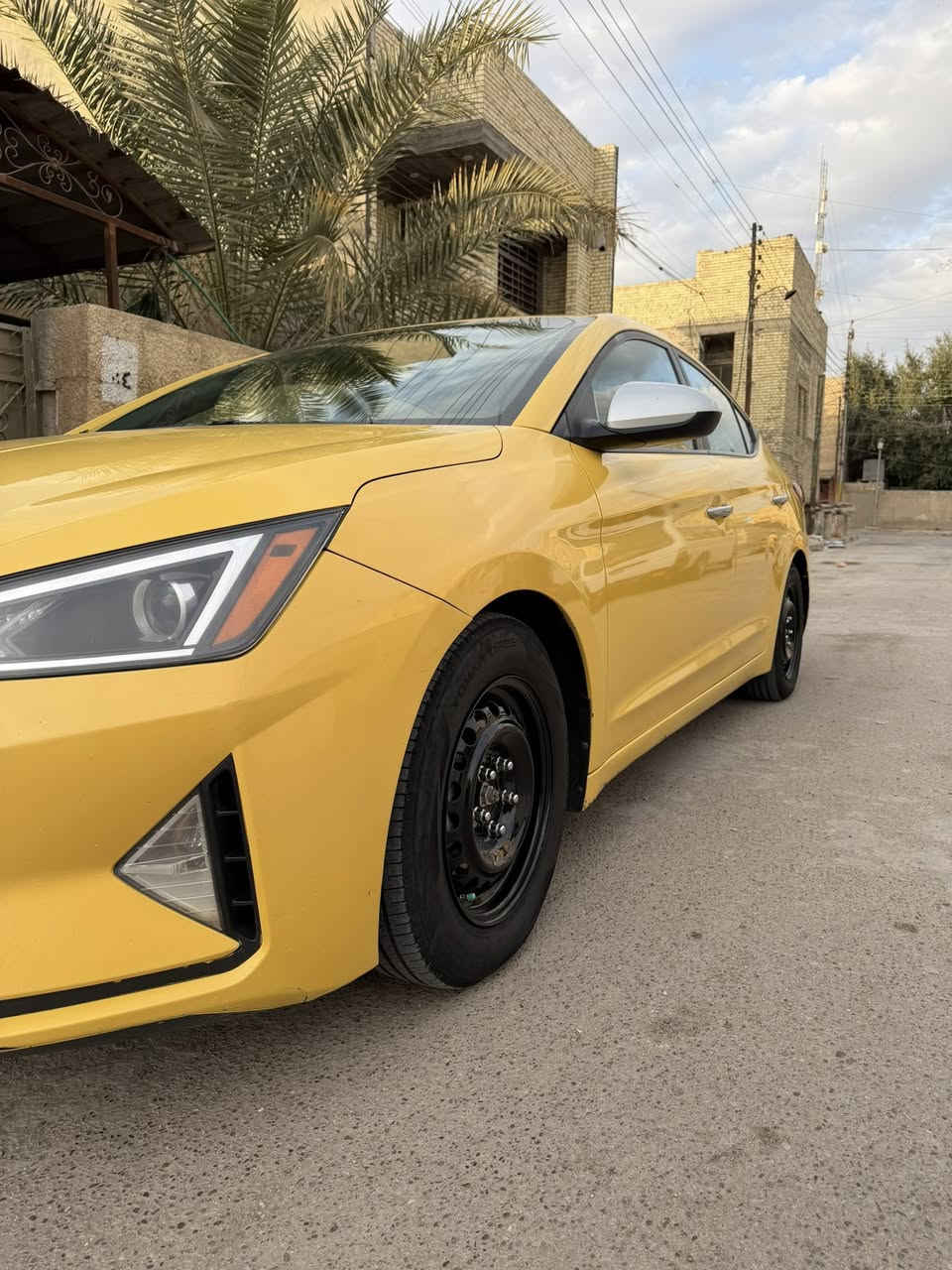 يالله سلام عليكم اخوان النترا 2019 كير اي تي بلادي كير مكينه مكفولات تبريد تدفئه شغالات تخم تاير جديد سنوية جديدة وبسمي هيئة مصفرة  صور الحادث بالمنشور والسيارة جاهزة 
مكاني بغداد الاستفسار *********** 
السعر 138 وبيه مجال للشراء
