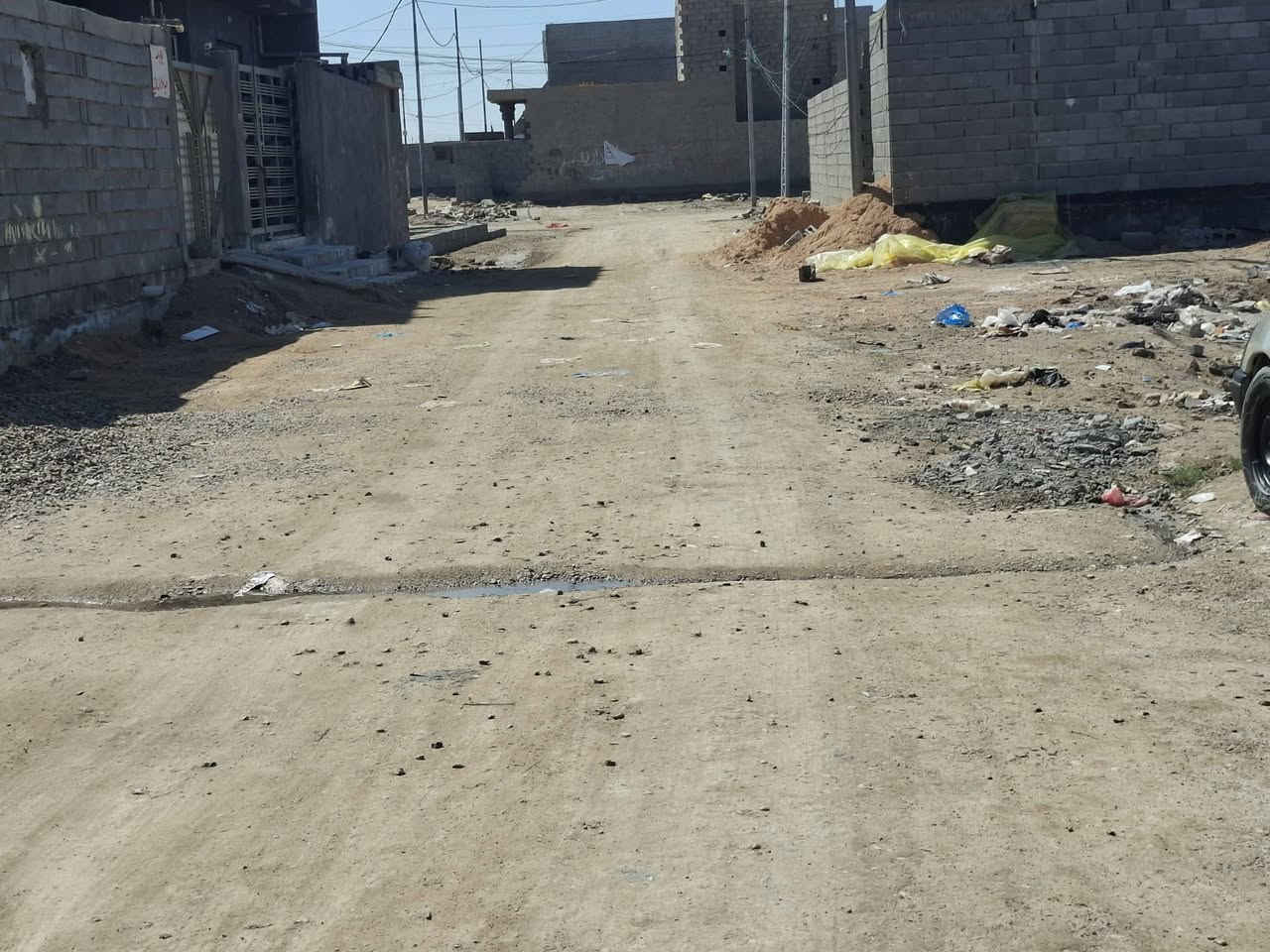 السلام عليكم /دار للبيع طابوزراعي ٢٥ ازركيه المساحه ١٥٠ متر وجه ٨ونص نزال ١٨ ونص شارع ٨متر نافذ عدل قرب جامع الجولان الكبير ومدرسة النسيم الابتدائيه 
الطابق الثاني غرفه نوم وبيتونه ٦في ٤
الارضي غرفه وصاله ومطبخ ومناور ثنين واستقبال وخدمات 
السعر ٦٨ اتصال ***********
