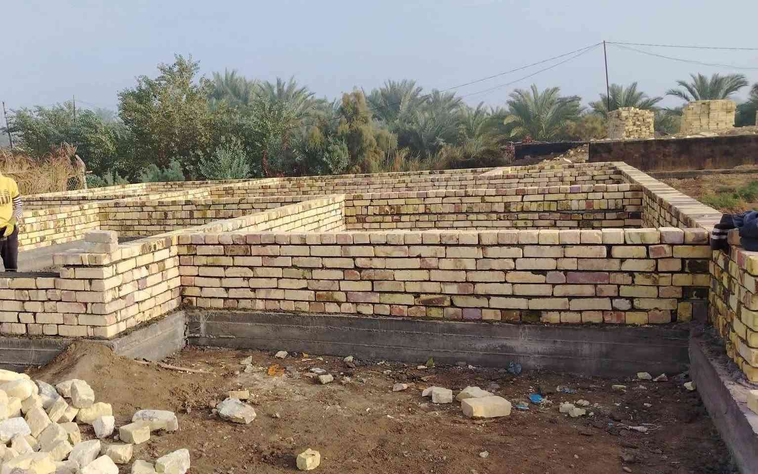 بناء بتلو +صبة 10+لبخ لبتلو
وتزفيت لبتلو  شغل خير من اللة  خابرني وتدلل
***********
