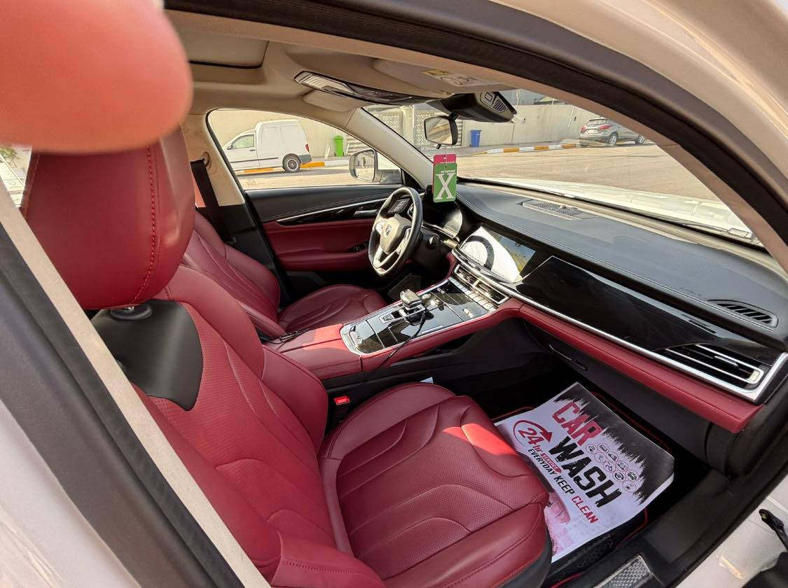 تفيد الشباب والبنات 
شانجان 2024
CS85 موديل فول مواصفات
حرة بأسمي تحويل مباشر
ماشية فقط 37 ألف كيلومتر (داخلة ضمان الشركة)
رقم بغداد انكليزي الجديد
فول أوبشن تشمل كل مواصفات السيارة فول أوبشن شاشة لمس كبيرة كاميرا 360 درجة.
رادار أمامي  تنبيه مغادرة المسار.
فتحة سقف بانوراما.
تشغيل بصمة  تشغيل عن بعد.
تبريد وتسخين سيستم صوت.
إضاءة LED أمامية وخلفية.
حساسات أمامية وخلفية.
كراسي جلد كهربائية مع خزن ميموري.
كير توبترونيك + نظام قيادة متعدد الأنماط.
مكيف ثنائي المناطق.ويل 19 الأصلي.
محرك 2.0 Turbo بقوة 233 حصان.
الضرر مثل ما موضح بالصور.
السعر رقم 1 رد تلقائي
رقم راعيها
0790 180 9406
