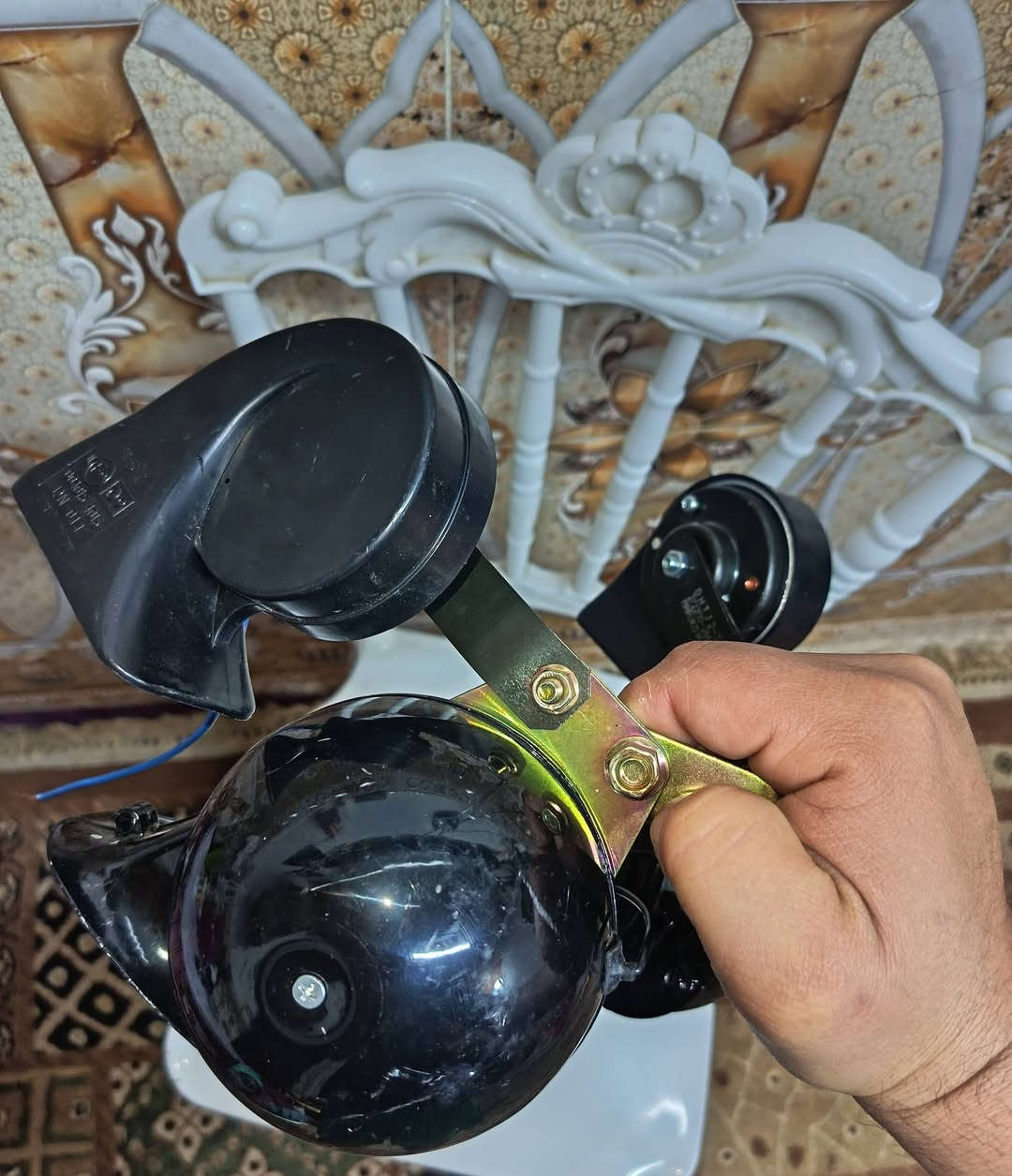 سلام عليكم هورن بهبهان للبيع ملف نحاس السعر 60 وببهن مجال ***********
