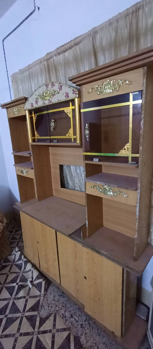 سلام عليكم معرض للبيع سعره 45 الف  عنوان البصره قضاء سفوان ***********
