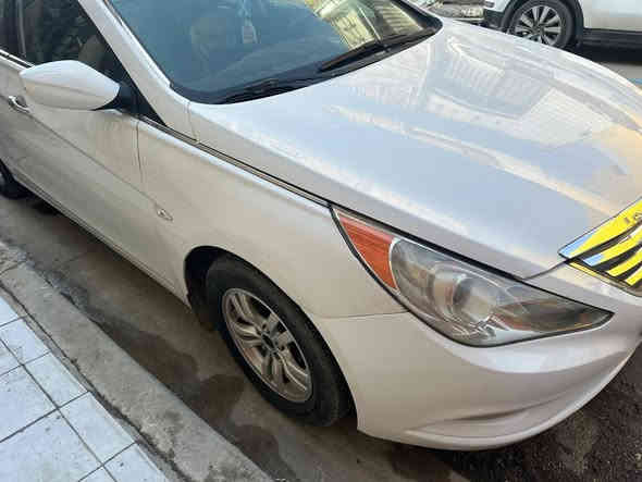 سوناته مضلع موديل ١٠
سياره كير ومكينه وتبريد كفاله
صدر وتايرات نضيفات
سياره بيهة دوسه مال سايق معجون وجاملغ سايق بي صبغ
مكينه ٢٠٠٠ وارد كوري سياره 
تريد تحويل تريد وكاله
ب٩٥ وبيهة مجال
***********
