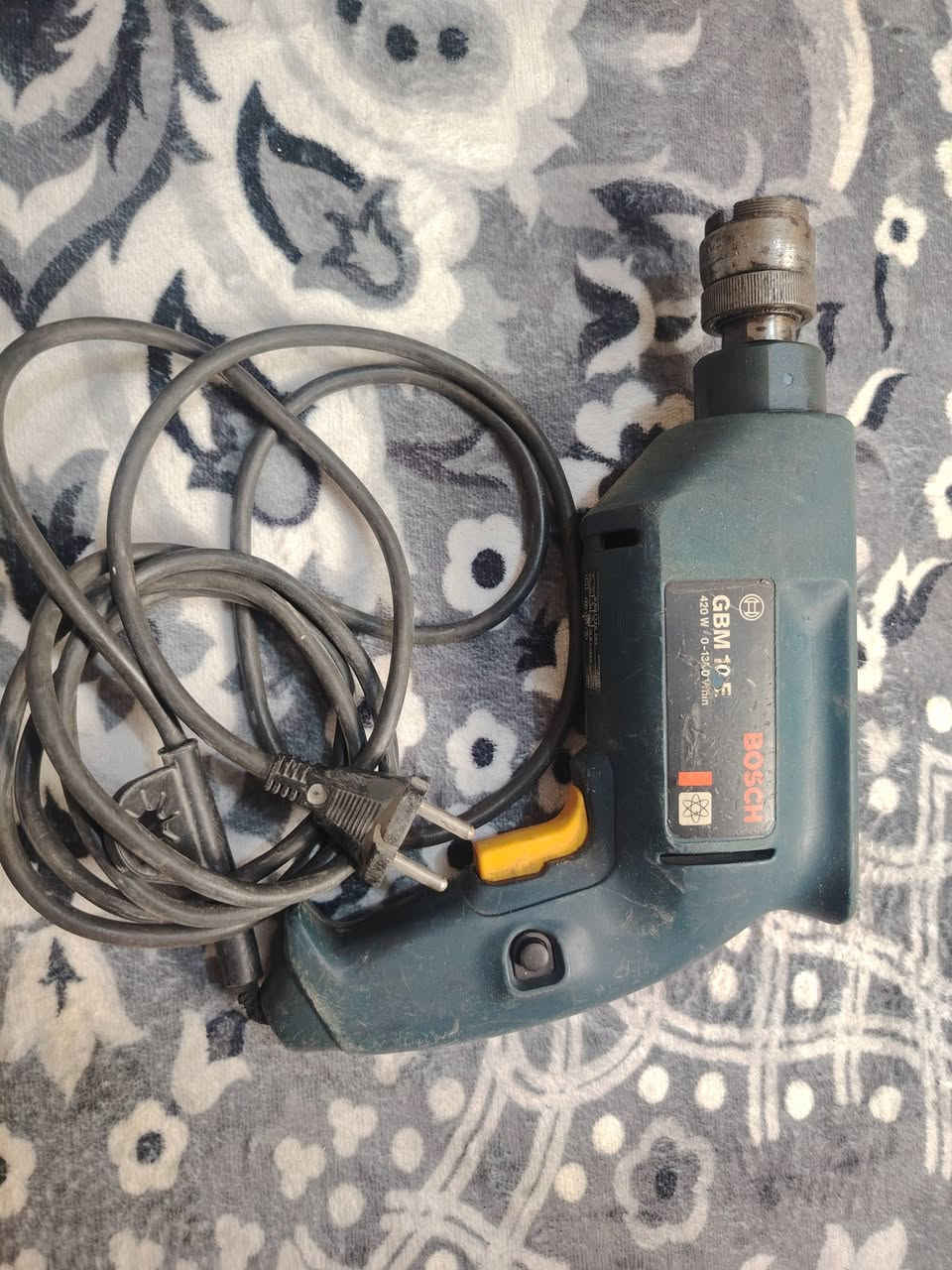 اي قطعه تعجبك راسلني عليهه والي يريدهن جمله اني بخدمته ***********
***********
