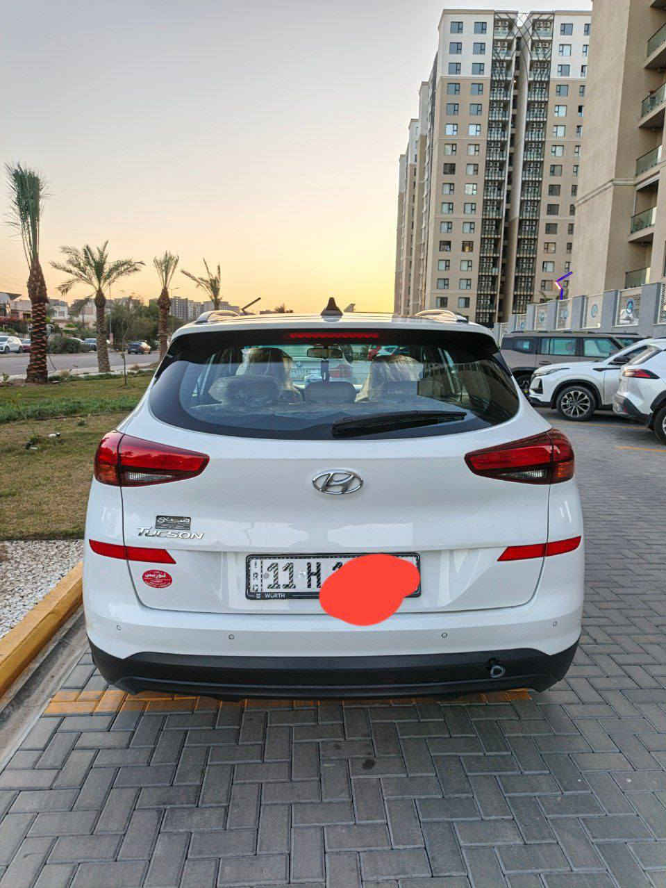 السلام عليكم
للبيع توسان (توكسان) 2019 وارد خليجي ماشية 119 مكفوله كفاله عامه عدا تكحيل بسيط بالصندوك والسونار مرفق بالمنشور رقمها بغداد السيارة تحويل ثاني يوم هزه براد وارقام وسنويه كله جديد مناقصها دينار تشغل وتطلع 

ملاحضه (صدر جديد مكينه وكير  وتبريد وتدفئة مكفولات كفاله عامه تخم تاير جديد) 

مواصفات السياره

داخل لونين مطعم خشب صاج

بانوراما فتحتين 

بصمه تشغيل 

بصمه ابواب

كرسي السائق كهرباء 

مري شفط

حساسات

تبريد قطعتين

دبل تحكمات ستيرن

محرك دوش

شحن لاسلكي 

مري شفط

ويل 18 كروم 
 
السيارة احلا من الصور استخدام شخصي 
نضيفه مكفوله من الزنجار والخياس افحص وين ميعجبك 
( اخوان السعر 210$ وبيهه مجال بسيط للشراي السياره كفاله عامه 

للاستفسار اكثر 

*********** مكان السياره بغداد الكرخ حي الجهاد
