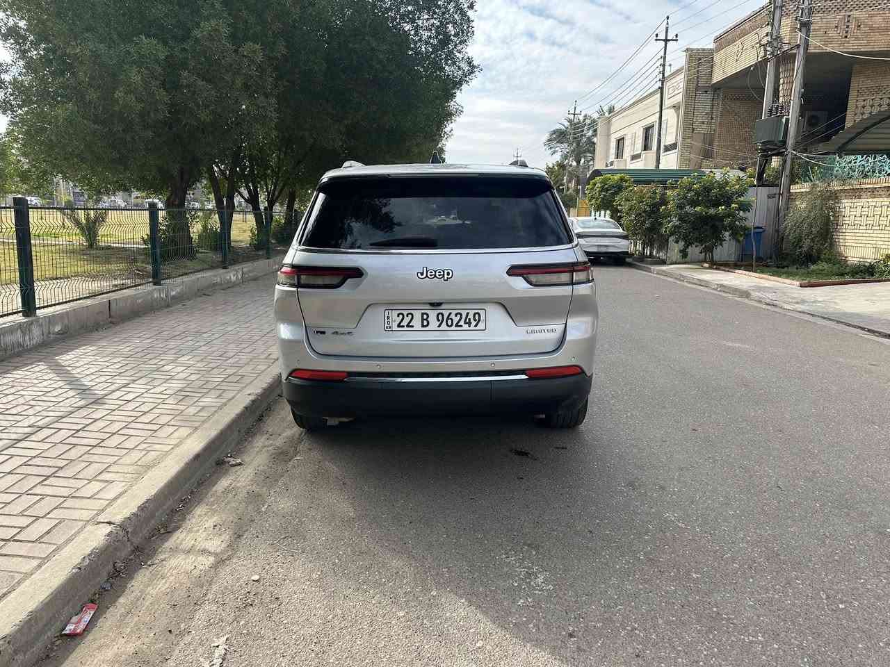 السلام عليكم جيب شيروكي فول مواصفات كشنات منفصل رقم اربيل عندي بيها وكاله حاضر للتحويل  موديل 21والسونار موجود بالمنشور السعر 285$وبيها مجال بسيط للاتصال *********** المكان بغداد حي الجهاد
