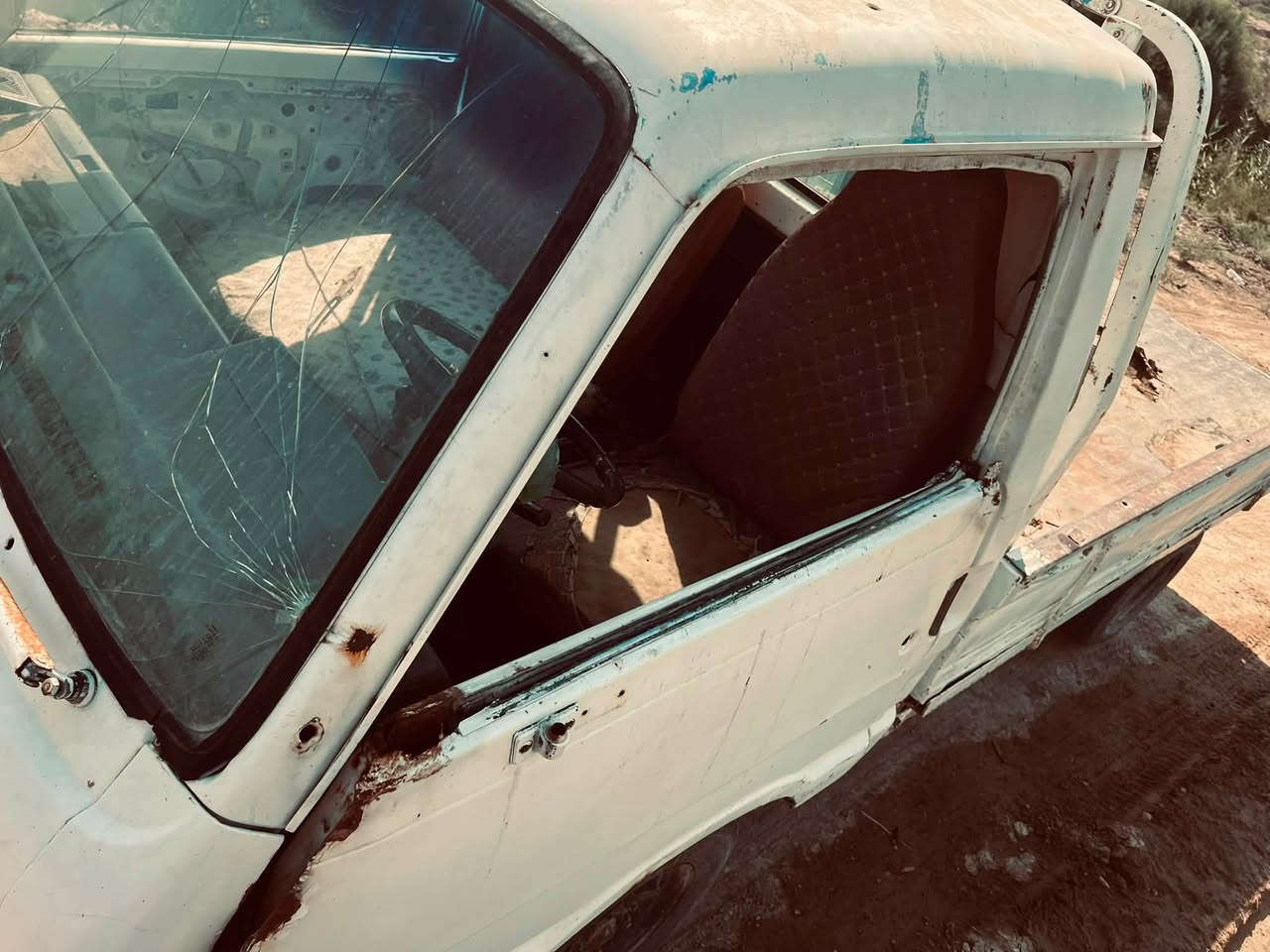 كيه بنكو موديل 96اكلك بيه حصت كازز كير محرك مكفولات تخم تاير جديدشاصي مكفول  نكره سلف باتري جديد ماصار سبوع من شاده السعر 20ورقه وبيه مجال حك الجيه مكاني الحله الحمزه الغربي 
***********
