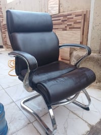 كراسي • قابل للتفاوض