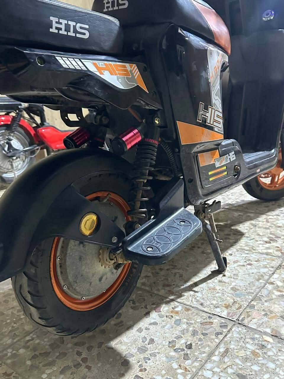 باسكل شحن H900 باسكل كلشي شغال بي نضيف حيل يرادله بس بطاريات فقط  وانزلك من سعر مال بطاريات انزلهن الك باسكل كلشي شغال الستفسار عله هذه الرقم ***********
