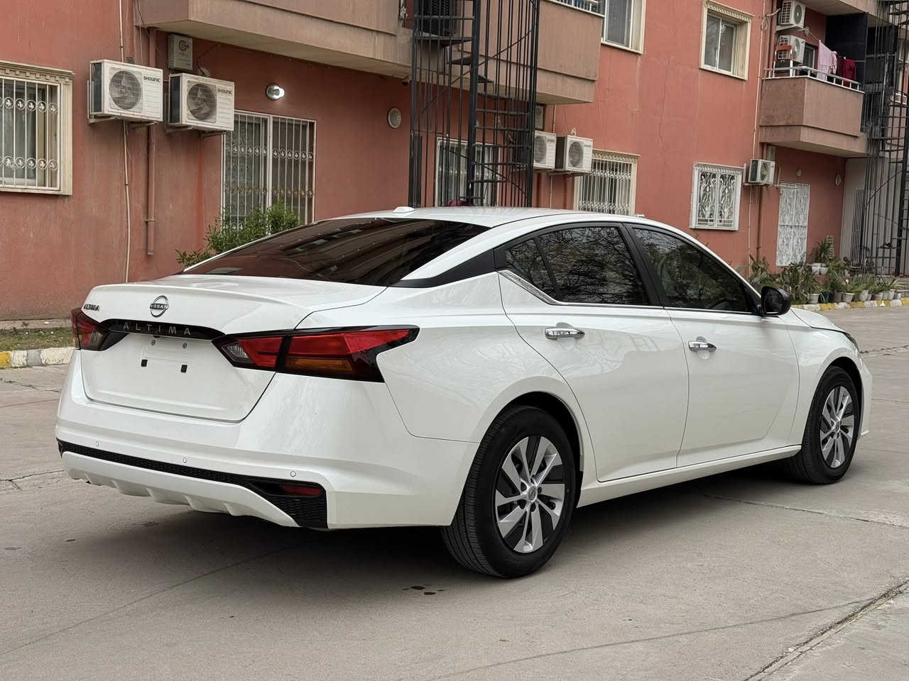 نيسان التيما ٢٠٢٥ 
شاشه جبيره كامره خلفية
رادار ٣٦٠ 
نقطه عمياء ( مواصفات مبينه ) 
مشي فقط ٦ الاف سياره جديد بالباكيت
رقم كاتي، يترقم محافضات الشمالية( وياه ٣ شهر للترقيم ) و عقد شركة اول تسجيل يطلع بأسمك 
ضربه كلش بسيطه بدون دواخل بدون شاصي بدون تبديل قطع و بدون ارباك 
رقم الشاصي : 1N4BL4BV7SN311064
والسونار موجود منشره . 
والسعر : ١٦٨ ورقه
عنوان : قضاء كلار 
رقم التليفون : ***********
