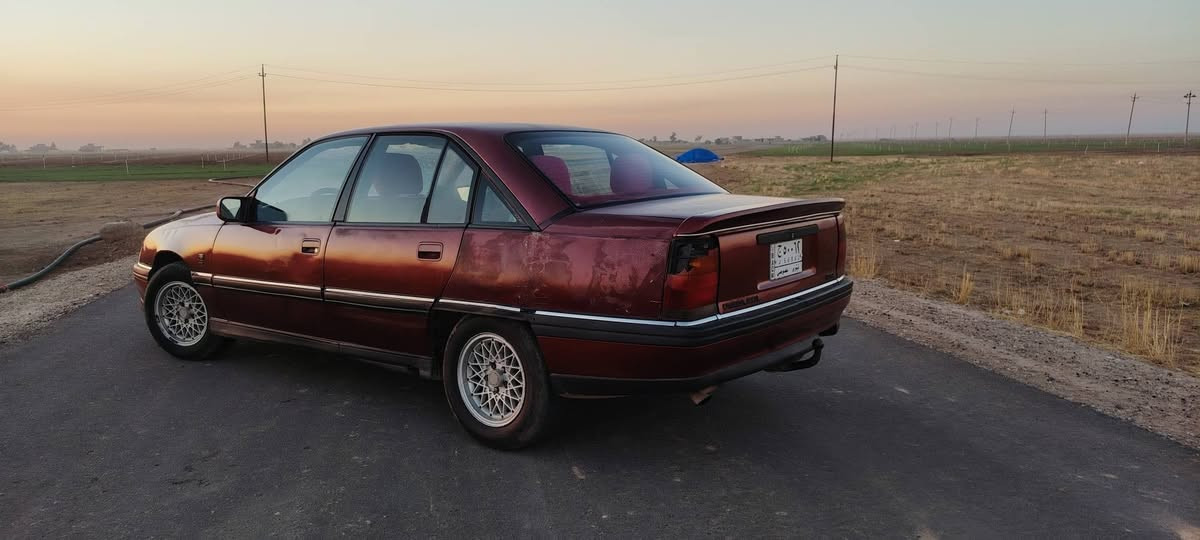 للبيع اوميكه موديل 1992 رقم نينوى سنويه 2027 مشروع وطني محرك كير كله شرط السعر 35 لاستفسار الخاص مفتوح رقم الموبايل ***********
