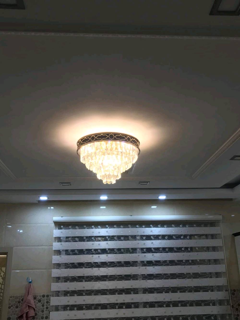 وستا ديكورات ورق جدران واكسسوارات الكهرباء ثريات لينرات شغل هندسي وبأفضل الأسعار
حبيبي/حبيبتي، وين موقعكم بالضبط بالعراق؟ وهل عدكم توصيل أو نصب للمحافظات؟: 
اربيل