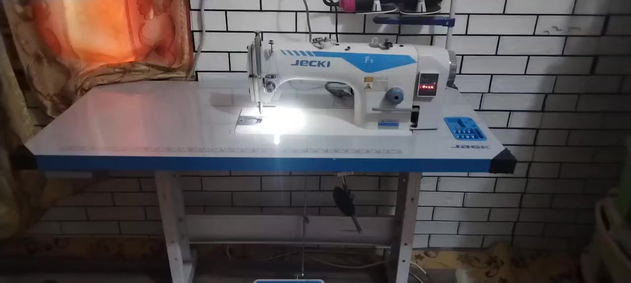 مكينة خياطة للبيع السعر 300 وبيها مجال مكاني البصره قضاء القرنه استخدام اقل الشهر


**إذا كنت صاحب هذا الإعلان وتريد حذفه لأي سبب، رجاءا أرسل رسالة إلى الدعم الفني**