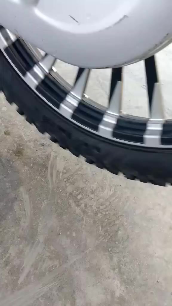 للبيع سيفان موديل 2025كفالة عامة من كلشي. اوراق كاملة مابيها اي نقص الرقم ***********السعرً750 وبيها مجال مكاني اديالى الخالص هبهب
