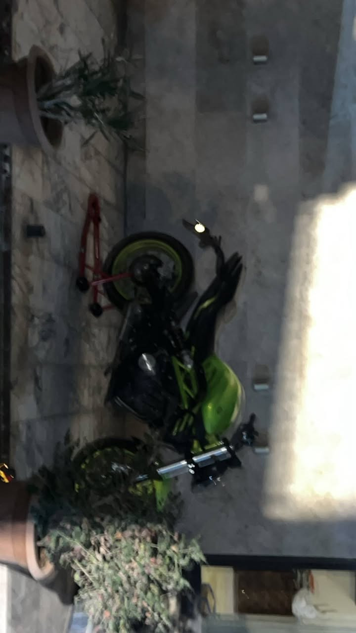 سلام عليكم دراجه بنلي ٣٠٢s للبيع
الاوراق كامله و دراجه مرقمه و لون مميز 
ماشيه فقط الف و ٤٠٠ 
ومكفوله من كل شي 
السعر بل خاص
***********
