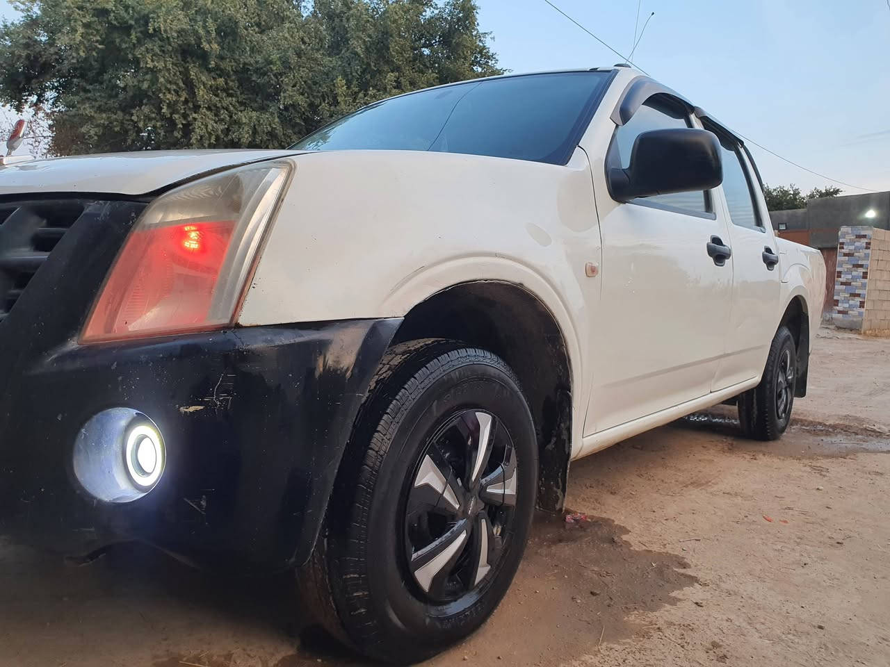 السلام عليكم
بيك اب ازوزه ياباني وارد خليجي 
موديل 2007 محور ونجي 4 السعر 50 
ذي قار النصر ***********
