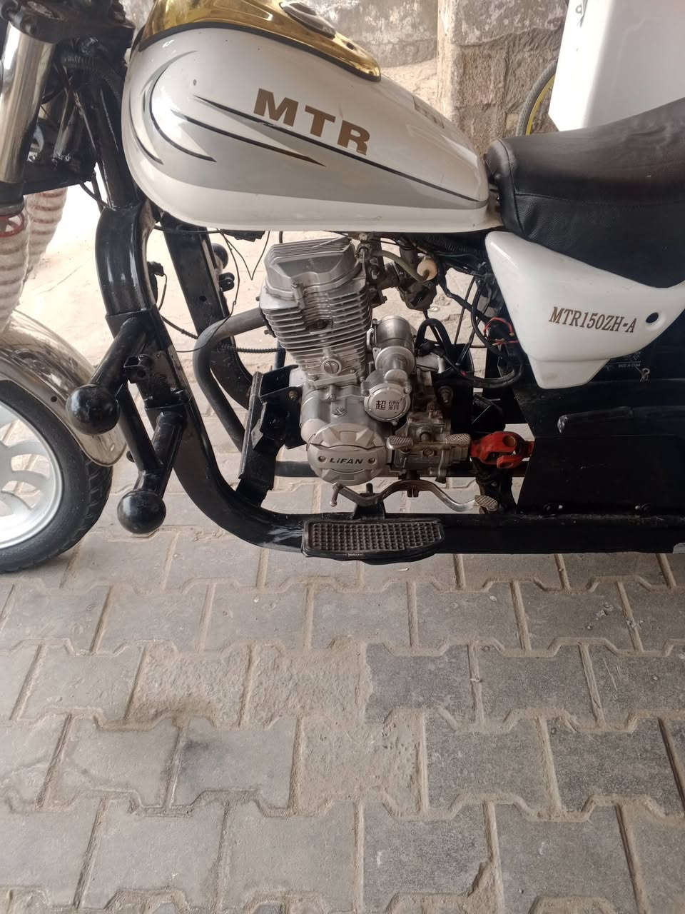 السلام عليكم ستوته للبيع سوبر انتيار موديل 2010 مكان البصره  السعر1600 رقم الهاتف***********
