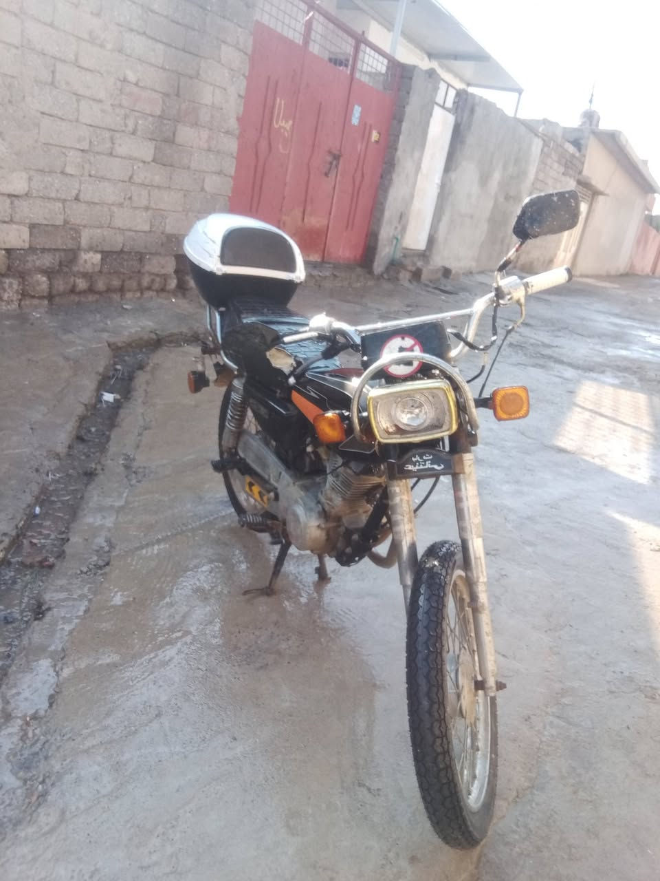 بارت ٥ ٩٩٩٩٩ شغال كامل واير منيه نصها تشتغل قفل ستيرن تواير جديد الباحه بدلت الكدام جاملق كدام موجود سعر ٢٢٥ وبي مجال مكاني كوكجلي ***********
