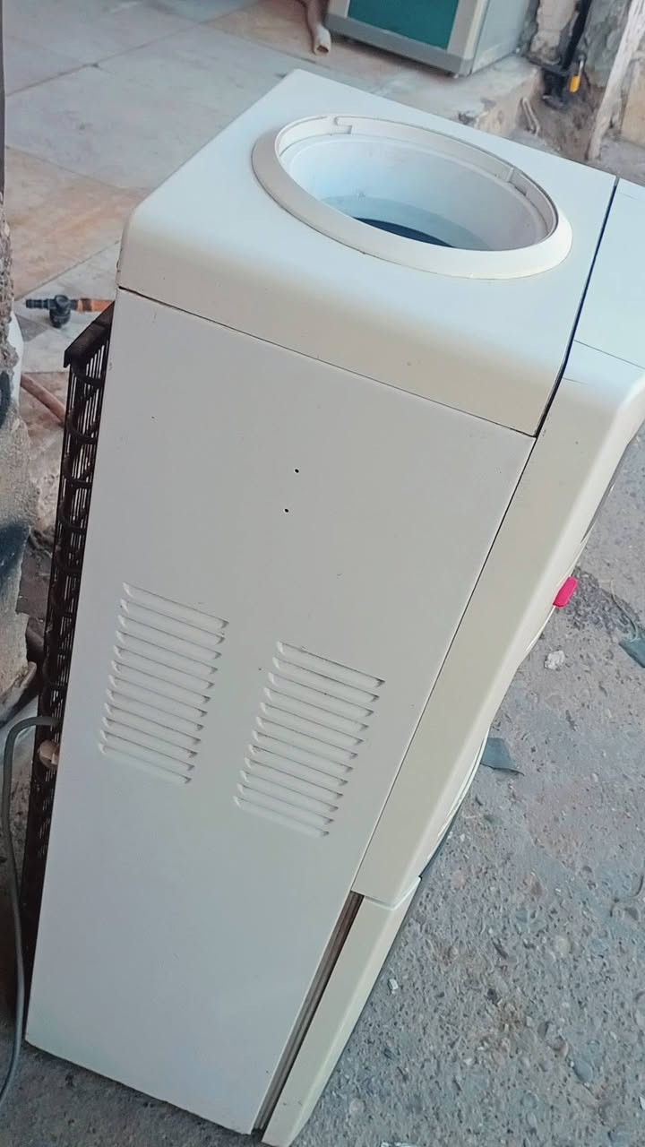 السلام عليكم براد للبيع نوعيه Ramco نوعيه ممتازه  شغال حار بارد ثلاجه مامصلح بلادي سعر ٥٥ وبي مجال مكاني كركوك حي الاسرى قرب مطعم الاسراء لتواصل والستفسار عبر الرقم ***********
