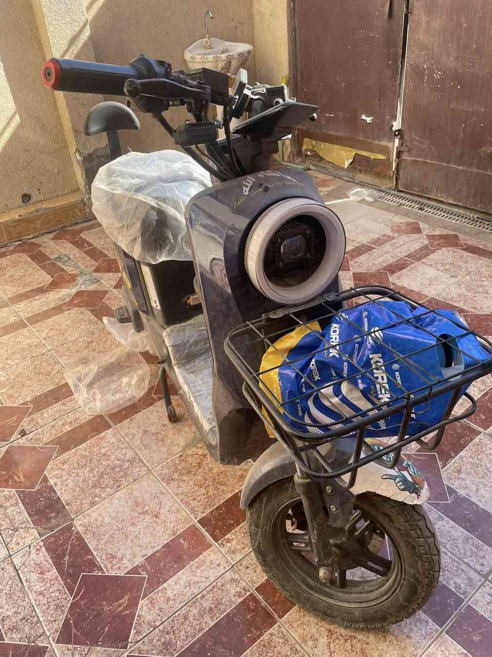 أر ٩ للبيع نضيفه خمس بطاريات ملف ٢٠٠٠ سرعه ١٠٩ بصمه تشغيل عن بعد كارت تشغيل نضام بارك رايده ٣٨٥ الاستفسار ***********
