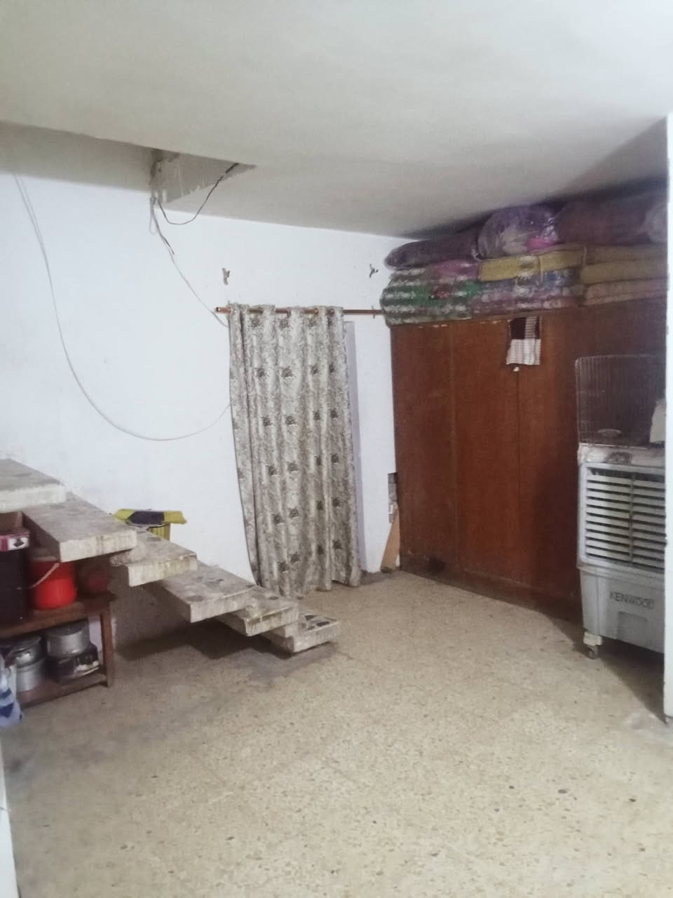 بيت طابو مساحته 150متر البيت يحتوى عله خمس غرف نوم ارضيه جديده واجهيه 7ونص نزال 20 
***********
