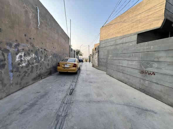 دار ركن للبيع بحي الوحدة طابو صرف
فرع مقابل المحكمة 
متوفر جميع الخدمات -ماء -كهرباء - صب
المساحة ٢٤٣
يحتوي على غرفتين - ومطبخ -واستقبال -وصالة - ومجمع درج -وصحيات +خط أنترنيت مجاني
للاستفسار
***********
