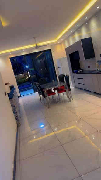 # السامر ___للوساطه العقاريه
مزرعه للبيع  راقيه جدا وحديثه
الموقع __ عرب جبور

المساحه __ نصف دونم
تحتوي عل دار حديث 
ومسبح والعاب وحديقه 
ومكان باربيكو  للشواء
وكافه الخدمات مزوده بمولد
وبناء ٢٠٢٥
للتواصل واستفسار
مكتب السامر للوساطه العقاريه
السيديه شارع العلوه مقابيل مدرسه حلم الغد
***********
***********
