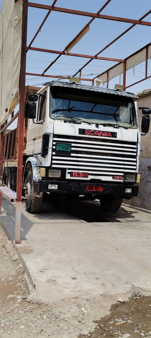 للبيع سكانيا حجم320  محرك113 سقف وسط موديل1994 رقم نينوى اخضر شرط التحويل مجموعه برينه كير5×5 طخم تاير جديد زوج تعبان بيها فقط بودي مايلر تبريد تدفئه شغال السعر 160وبيها مجال بسيط الأستفسار اتصل عل رقم ***********
