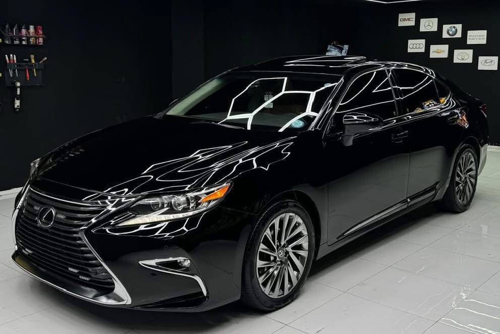 لیگزس es350  2017
 ناو قەیسی دەرەجە يةك 
سلایت بەصمە پەردە کوشن ساردو گەرم  كوشن خةزن 
‎رادار پێشو دواو تەنیشت خەتی جادە حاسەی پێشوو دوا ECO . Sport .Nromalشاشة گةورة ماوس 
گیرومەکینە نەکراوەتەوە بەشەرت بێ عەیب 
سەوتی دیجیتالی نیە 
تەنها ٩٥  هەزار کم حقیقی رۆیشتوە 
نيو بؤنيتي بؤياخة 
كةتاب جام رةشي بؤ كراوة 
دەعامیش بەشەرت بۆیاخ نیە ٤تاية تازة 

سعر لە کۆمێنت داوابکە ڕاستەخۆ بۆت دیت 📩 

هیچی نیە سەیارەکە نمونەیە لە جوانی و تازەی 
کوشن و داخلی لۆکە لەسەر دەقی شەریکەیە 

ژمارەی خاوەنی 
***********
