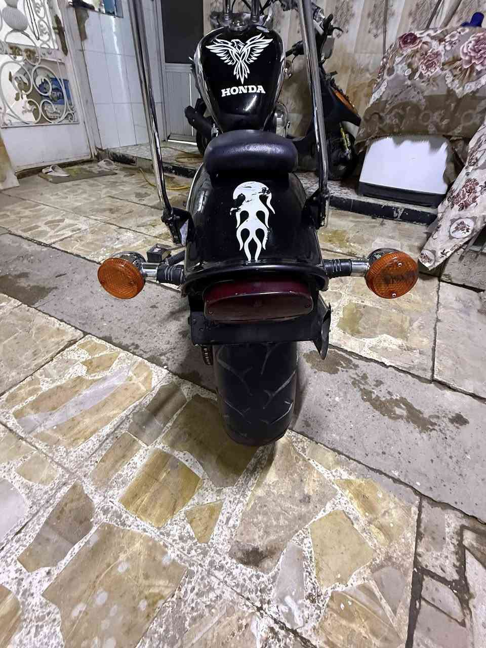 السلام عليكم هونده ستد 400الدراجة الموديل ٢٠٠١ أوراق كاملة محرك مكفول من الفتح ماء زيتي اصلي منضومه الماء نضيفةجداً صالنصة رياضي  باتري جديدالسعر ١٤٠٠   وبيه مجال مكان الدراجة بالنجف للتواصل ***********
