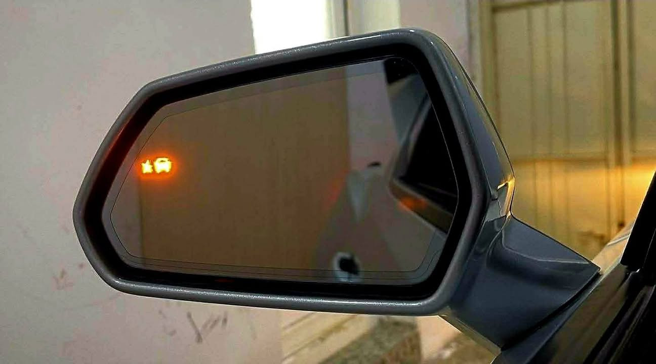 بەناوی خوا
    تکایە هەمووزانیارییەکانم نوسیوە بێ کەم وکوڕی
 ***********_***********ڤایبەر واتسئاپ 
ئۆتۆمبێلی جۆری شۆفیورلێت کامارۆ SR بۆفرۆشتن
 مۆدێل 2017ماوەی ڕۆشتن ٥٠ مایل 
٥٠ سالەی کامارۆ قەپات مواسەفات 
پێشی کەپسە ، تەنها ئێرباگ شان تەقیوە , گێر عادی 
داتاشۆ ، ئاوێنە رادار ، دژە خلیسک ، کوشن سارد و گەرم ، سوکان هیتەر ، گیچ دیجیتال و ئەلکترۆنی ، لیدی دەرگا و داشبۆرد ، کوشن جلد نموونە لە جوانی و پاکی مەکینە ٣.٦ ، سەیارەکە لەسەر دەقی شەریکە ماوەتەوە برغوی بانەدراوە گێڕ و مەکینە و تەبرید و بەناوکردن و غرامە هەمووی بە شەرت
نرخ123$مەجالێکی کەم شار سلێمانی 
Follow me👇👇
https://www.instagram.com/sanoshoping?igsh=MWs2aHA3dGxxcXUxNg== السليمانية, العراق
