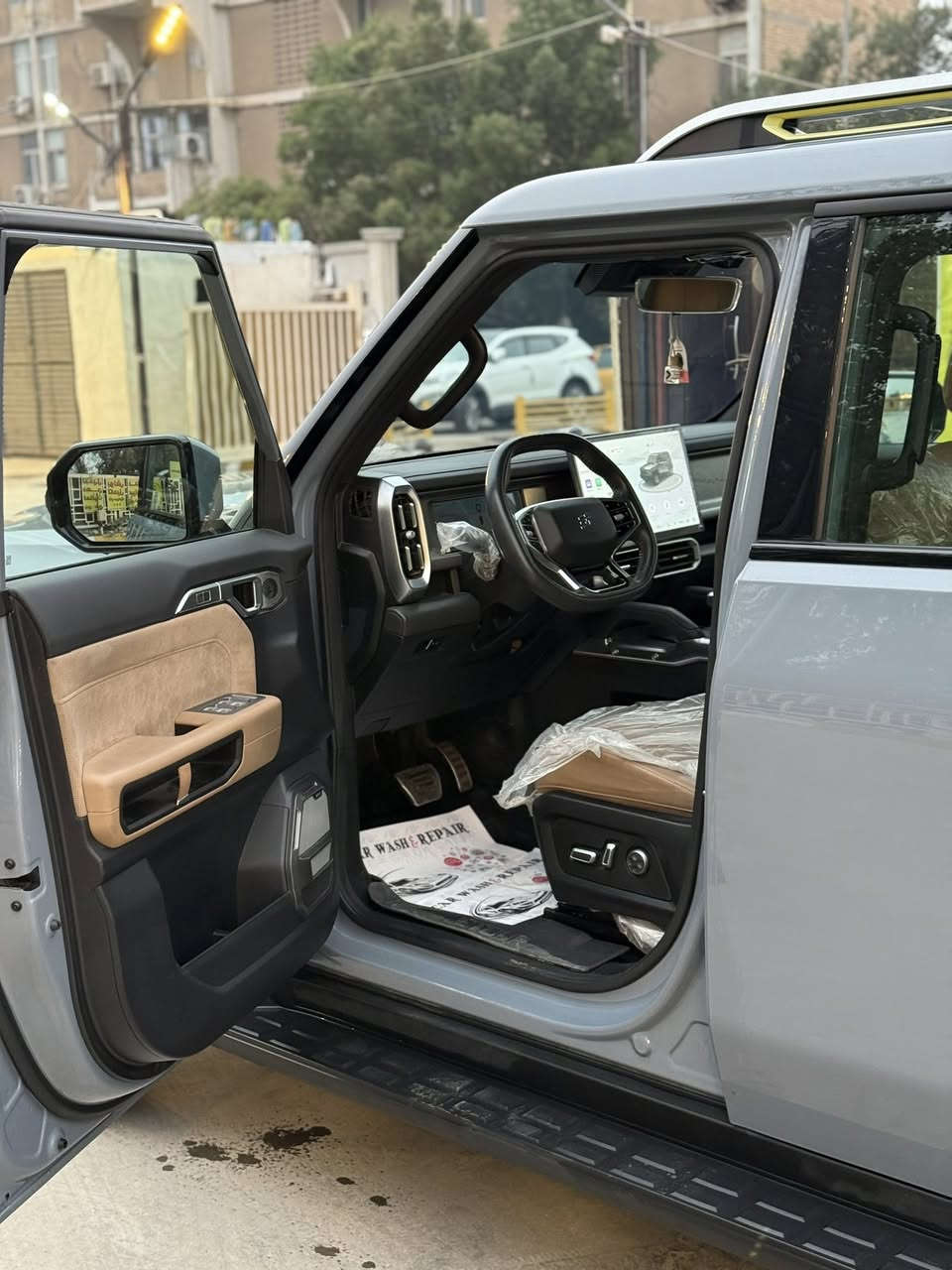 السلام عليكم
جيتور 2025 T2 

ماشية 29الف 

ضرار خفيف في كب خلفي  بيه سونر 

المواصفات 👇🏻: 

🔹بانوراما 

🔹حساسات امامي خلفي

🔹كامرات 560 

🔹كشنات جلد 

🔹تبريد قطعتين 

🔹شاشة عرض حجم كبيرة 

🔹ثلاجة 

🔹تشغيل عن بعد وبصمة عدد 2 

🔹انعكاس الشاشة 

🔹منفذ 2 USB

🔹مصابيح LED كافة السيارة

🔹ناقل حركة 7 سرعات

🔹منفذ تايب سي

🔹اوامر وتحكمات صوتية

🔹مثبت سرعة 

🔹محرك 2000 

🔹داخل السيارة اللون جملي 

🔹نظام مراقبة ضغط الاطارات

🔹ضمان 6 سنوات للسيارة و10 سنوات للمكينة والكير 

🔹السيارة وكالة هارلم

مواصفات السيارة معروفة فول الفول 💯💯 

رقم بغداد دولي باسمي تحويل مباشرة 

للاستفسار ***********

مكان بغداد
