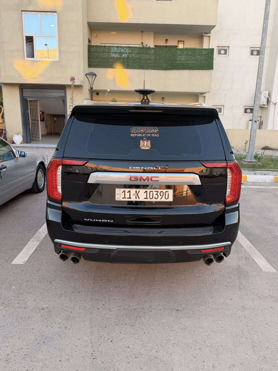 � فرصة ذهبية | للبيع GMC Yukon Denali 2023 فل كامل
🔥 موديل 2023 | وارد خليجي | تحت ضمان الشركة 🔥

📊 الممشى: 47 ألف كم (حقيقي ومضمون)

✨ المواصفات الفخمة:

* فتحة سقف بانوراما كاملة

* محرك قوي جداً وأداء عالي

* داخلية جلد فاخرة (نظافة وكالة)

* شاشات متعددة + نظام ملاحة

* كاميرات 360 + حساسات أمامي وخلفي

* تشغيل بصمة + ريموت ستارت

* تبريد وتدفئة مقاعد

* نظام صوتي احترافي

* دبل (دفع رباعي) جاهز لكل الطرق

🔧 الحالة:

السيارة شبه جديدة حرفياً، استخدام خفيف جداً

ممشى قليل مقارنة بالموديل

ما تحتاج أي صرف نهائياً

💎 نقاط القوة:

* تحت ضمان الشركة (راحة بال)

* وارد خليجي (تحمل عالي للجو)

* نظافة عالية جداً + جاهزة للاستخدام

📍 الموقع: (مجمع بسمايه)

💰 السعر: (لمعرفه السعر الاتصال على الرقم..)

📞 للتواصل: (‭0771 340 0637‬)

⚠️ تنبيه:

سيارة بهالمواصفات + ممشى 47 ألف فقط تعتبر لقطة بالسوق

الجاد فقط يتواصل
