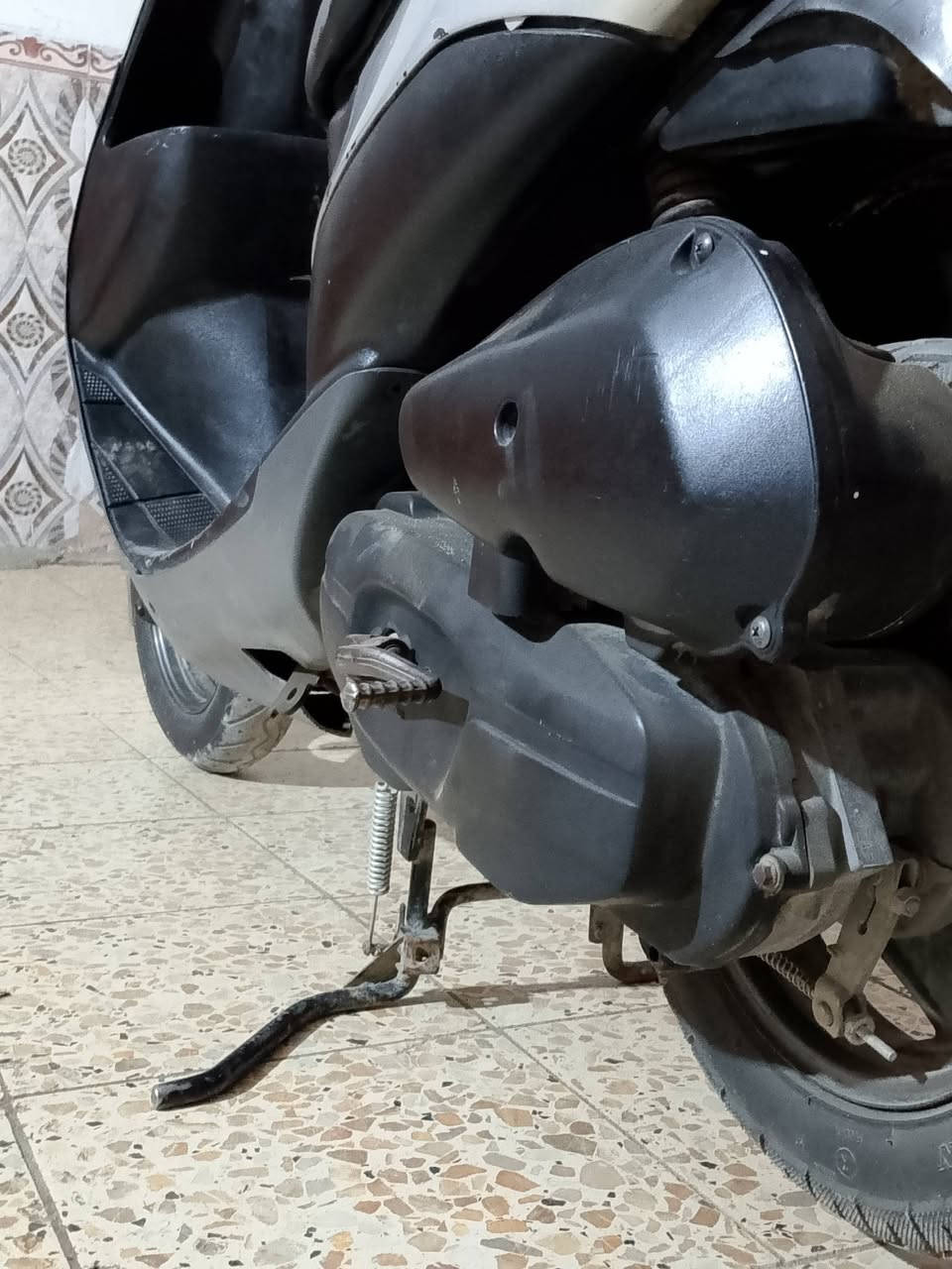 السلام عليكم دراجه ناريه لبيع نضافه فول ساسوكي ما مفتوحه  ما مفتوح ربغي بيهه مكان  حي الحسين الجديد شارع ابو شاكر  التفسار.على الرقم على الواستاب ***********السعر خاص بيعه مجال
