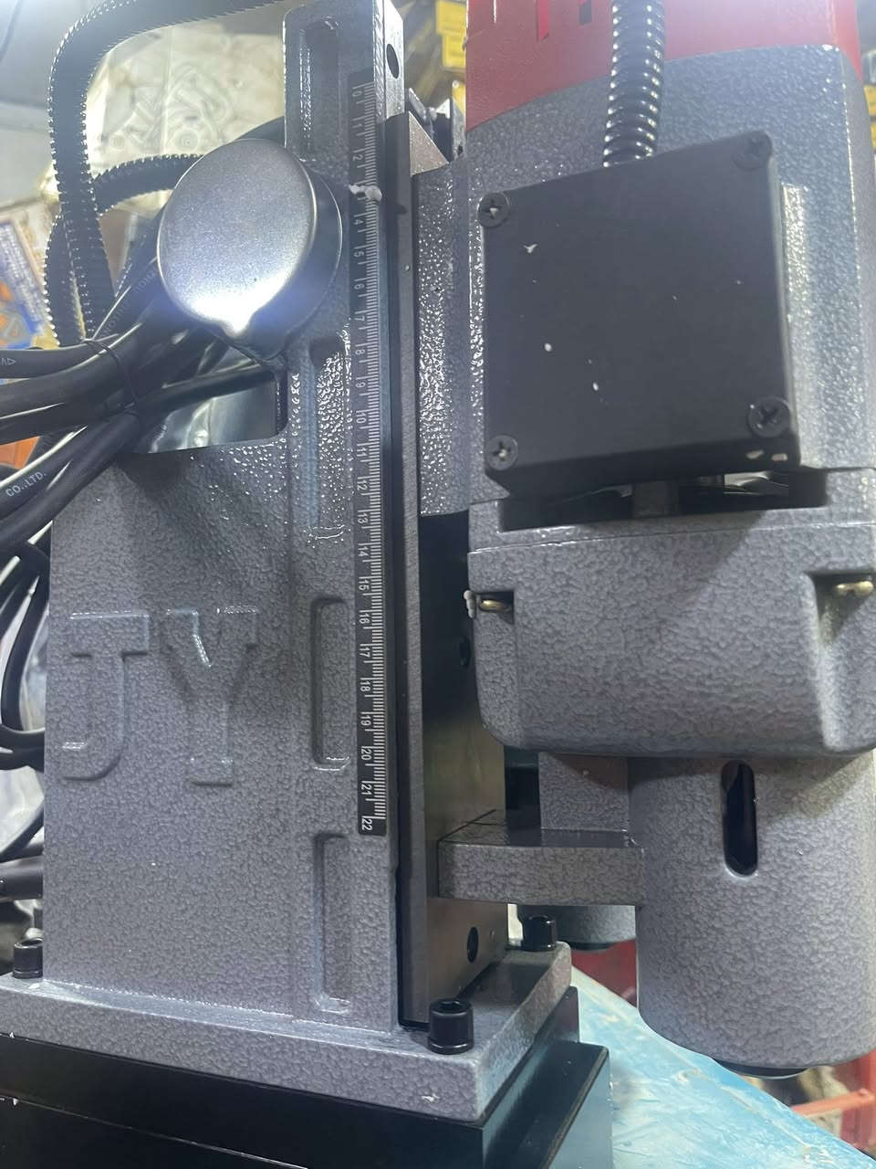 سلام عليكم دريل المغناطيس 
مكاني بغداد باب شيخ 
***********
