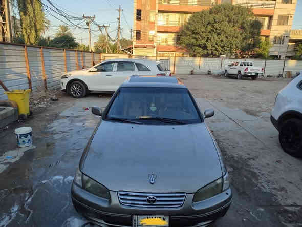 كامري للبيع 
سيارة رقمها بغداد بإسمي سنويتها ماساقطة
زوج تايرات جدد ، باتري جديد ، حدادية جديدة ، تنتة جديدة ، گاعية جلد لون بيجي نظيفة بشكل ، عنبار بريك جديد ، شاشة ، كروز سرعة ، تحكم مري شغال 
تبريد شغال 
السيارة مصبوغة عام أثر جراد وخدوش ومكفولة من الضربة والكص والعيب الشرعي والشواصي والتكم
دواخلها كلش حلوة 
محرك 2200 ابو الجف ، دهن أديرلها ياباني ميتاسو 
موديلها 97 
ريمونت تقفيل ابواب شغال
مكاني بغداد / الكرادة
السعر 69 
***********
