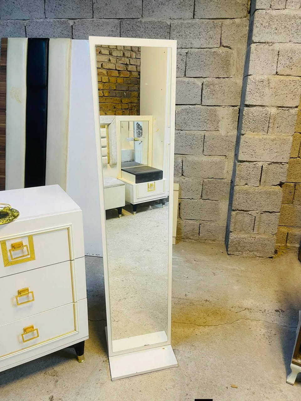 10قطع فول نضافه معه شد ونقل داخل بغداد مجانا للحجز والاستفسار دايركت او واتس ***********
