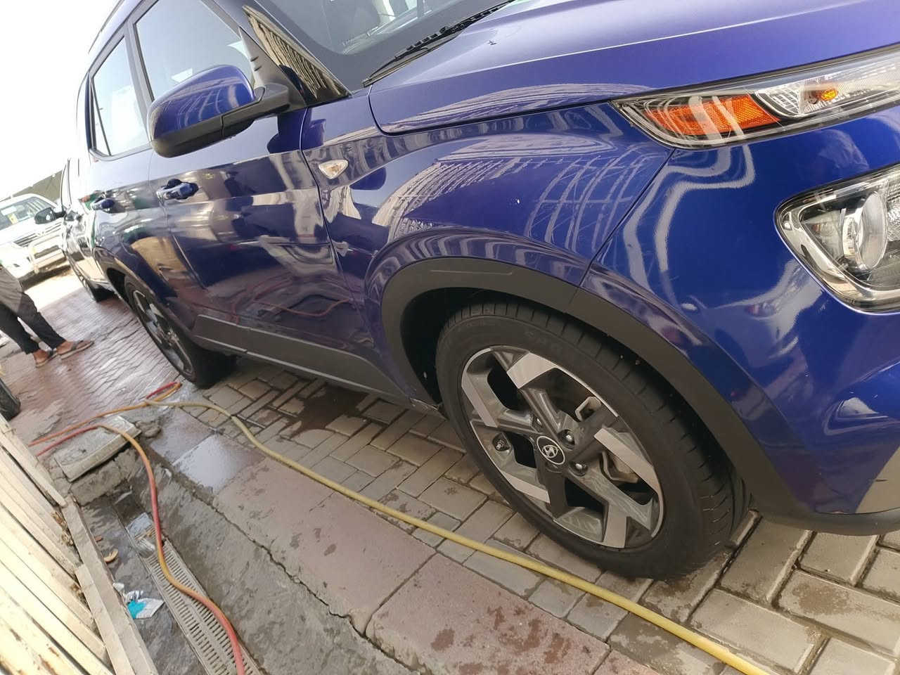 السلام عليكم 
هونداي فينيو موديل 22 رقم بغداد نكليزي سنويا جديد 
فول مواصفات سياره. ماشيه سياره 41. صور الحادث موجود بل حادث حلو. كير محرك تبريد مكينه كفاله 
تخم تاير شواصي مكفولات سعار سياره 124بي مجال شي بسيط للعنوان بغداد بلديات نتصل وتدلل 
***********
