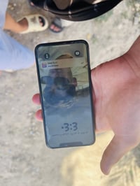 اكس ماكس • شاشه مبدله • ظهر مكسور