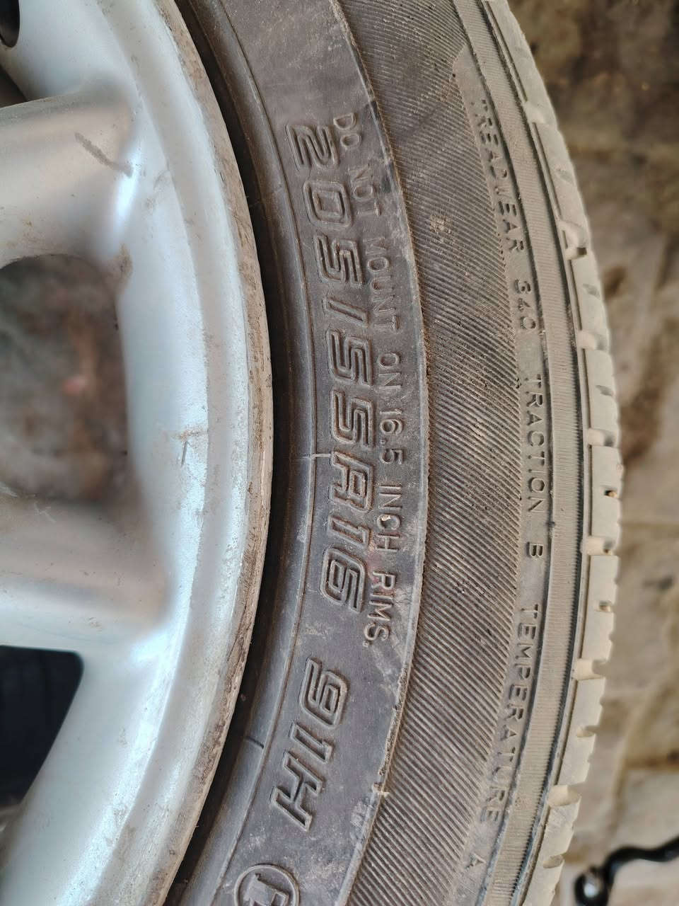 سلام عليكم
للبيع
تخم ويل كب AMG 17 هو وتايراته وستداته جدد
تك ويل كب طلقه مال ام عيون 16 هو والتاير
زوج تايرات جدد
تخم بطاين مخمل مال دب نضافتهن موضحه بصور
مكان ناصريه المركز ***********
