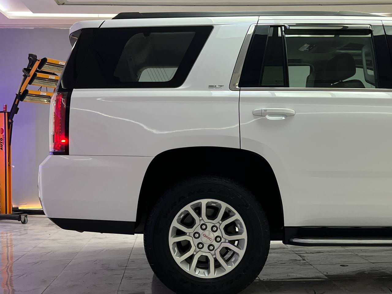 يوگن 2019 للبيع فول مواصفاتها لونها أبيض بيها تبديل جاملغ عكس السائق وبنيد وتعديل على البارد في الجاملغ الخلفي نفس الجهة، ماشية 44 الف ميل، السعر 3 دفاتر و 60 ورقة، قسما بالله خسارة عن سعرها ب 30 ورقة. 
تخم تاير مشلن، بطارية جديدة، تبريد امريكي كامل كلفني مليون وربع. 
تلفون ***********
