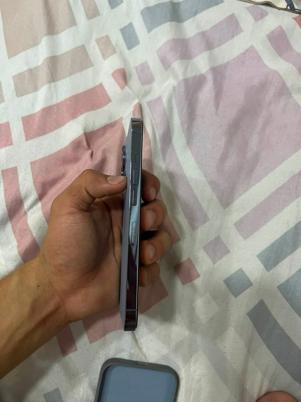 للبيع ايفون ١٣ برو (فقط)
الجهاز حيل نضيف ونضافته موضحه بالصور مامبدل بيه اي شي بطاريته ٩٤ بلاديه استعماله قليل كلش قطعه لكطه وبالعافيه عالياخذها الذاكره العملاقه ٥١٢ جهاز وتر بروف تسبحه وتاخذه مني السعر ٦٦٠ والشراي غير شكل يدلل قطعه لكطه وبسعر ال٢٥٦


**إذا كنت صاحب هذا الإعلان وتريد حذفه لأي سبب، رجاءا أرسل رسالة إلى الدعم الفني**