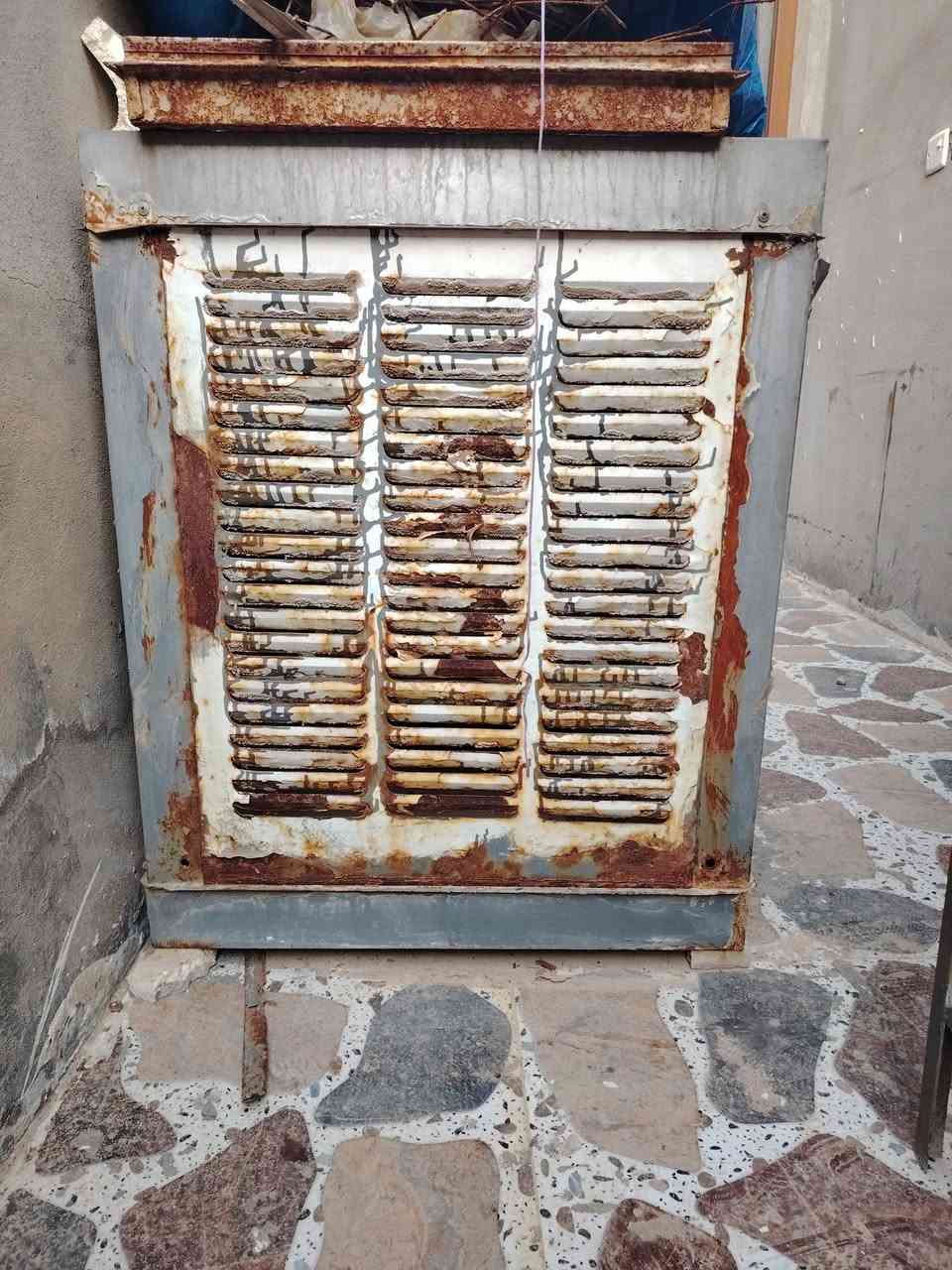 مبردات عدد ثنين وكشر الحجم اثنين ونص وكنفيره حجم كبير للبيع شرط شغلات  التواصل على الرقم ***********
